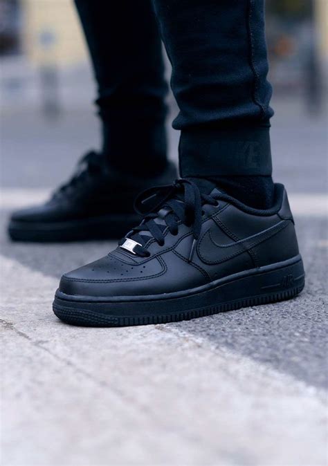 air force one nike mit jogginhose|nike air force 1 black and white.